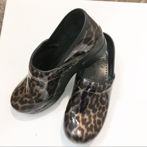 Preowned Dansko’s size 37 patent leopard print